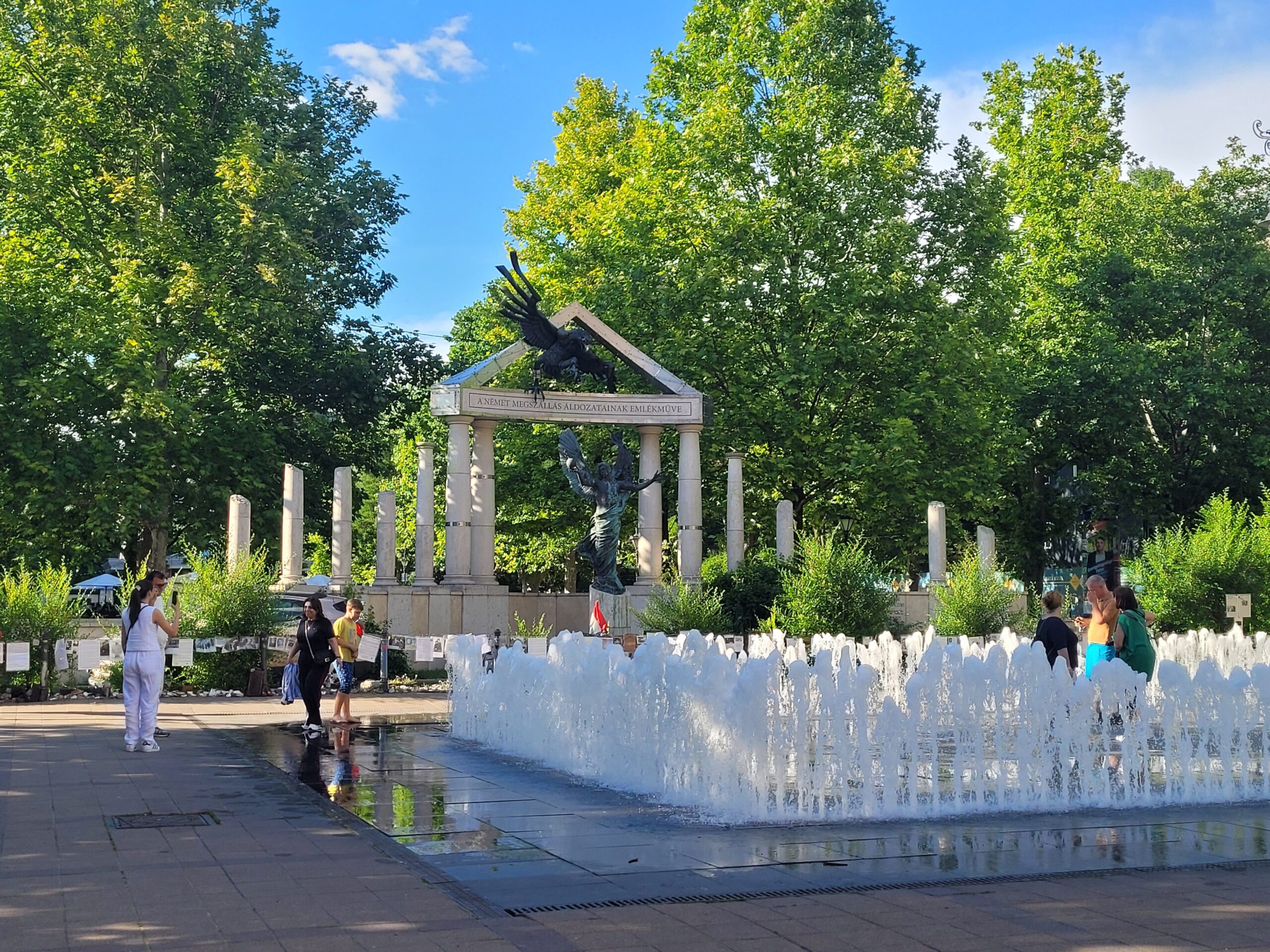 Budapest Memorial Victims German Occupation