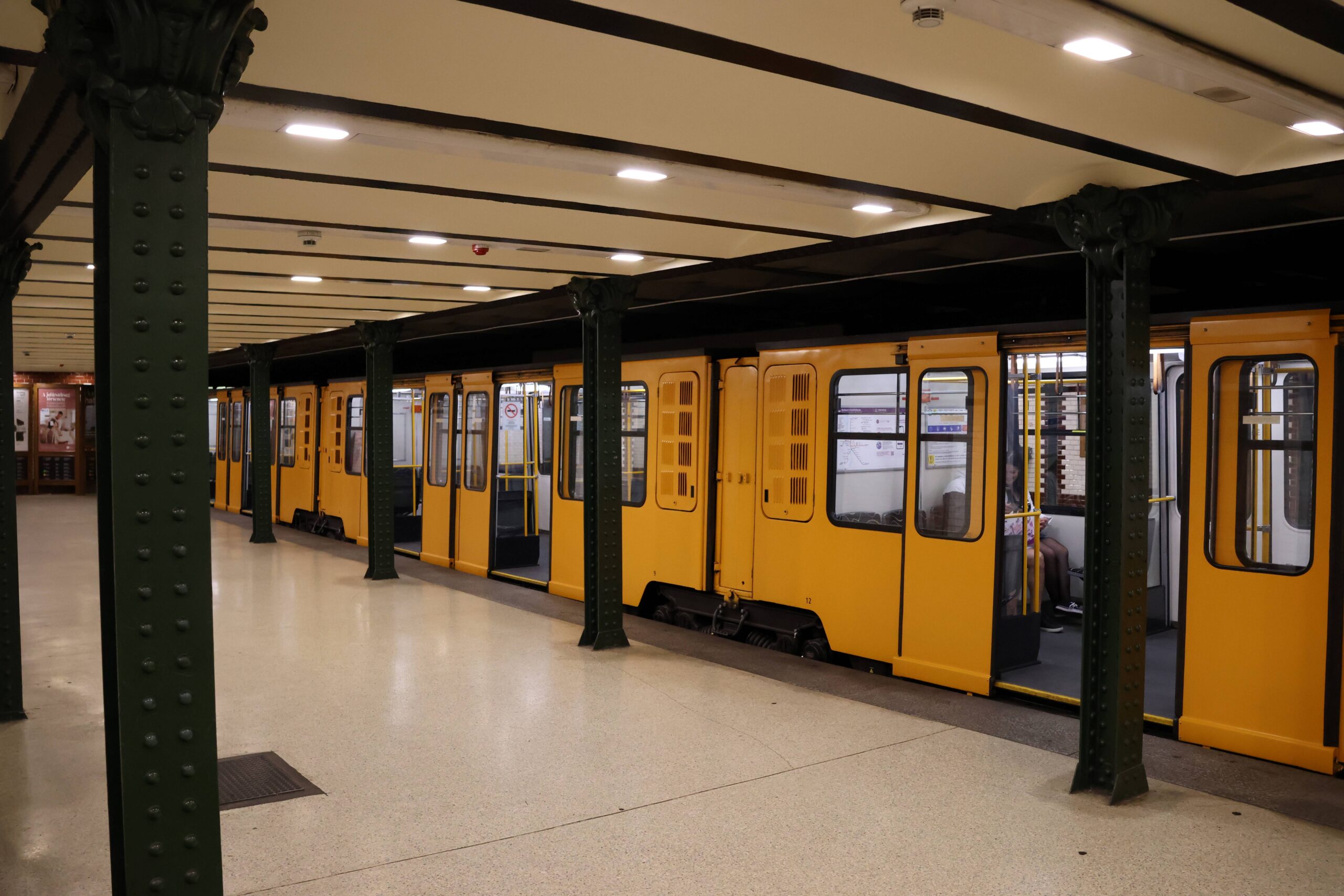 Getting Around Budapest ~ Guide to the City’s Public Transportation