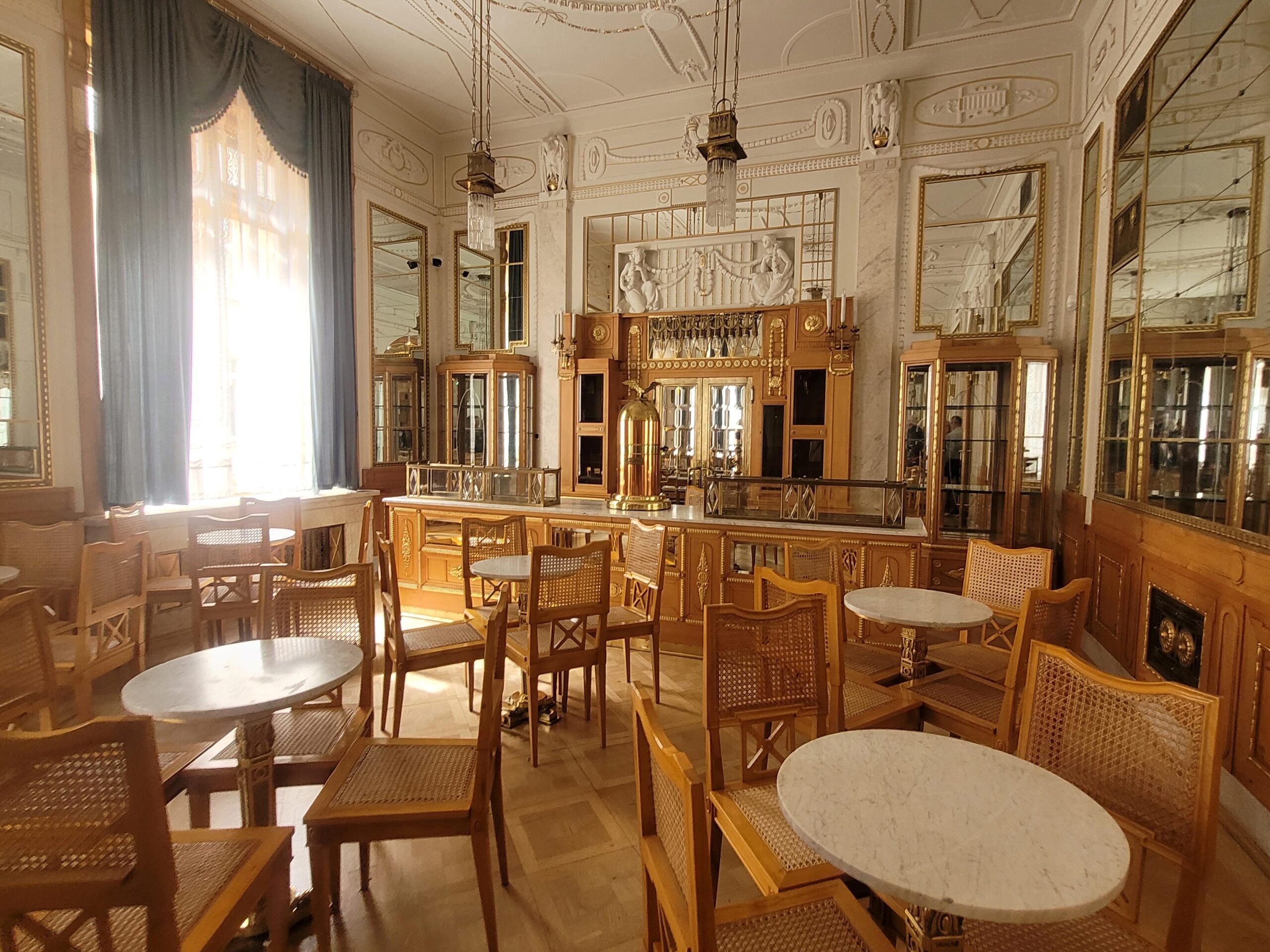 Prague-Obecní-Dům-Confectionery