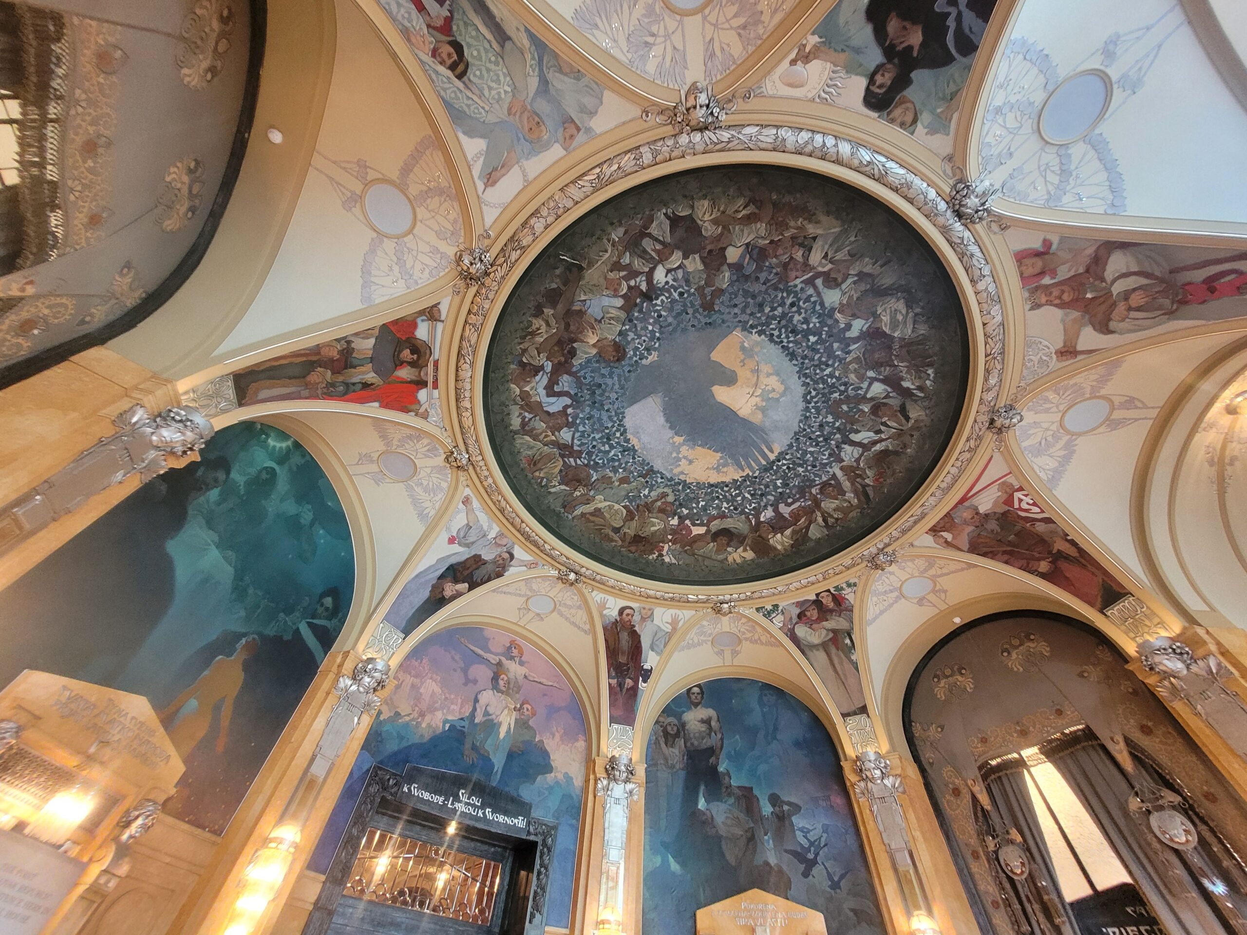 Prague’s Beautiful Music Hall ~ The Obecní Dům