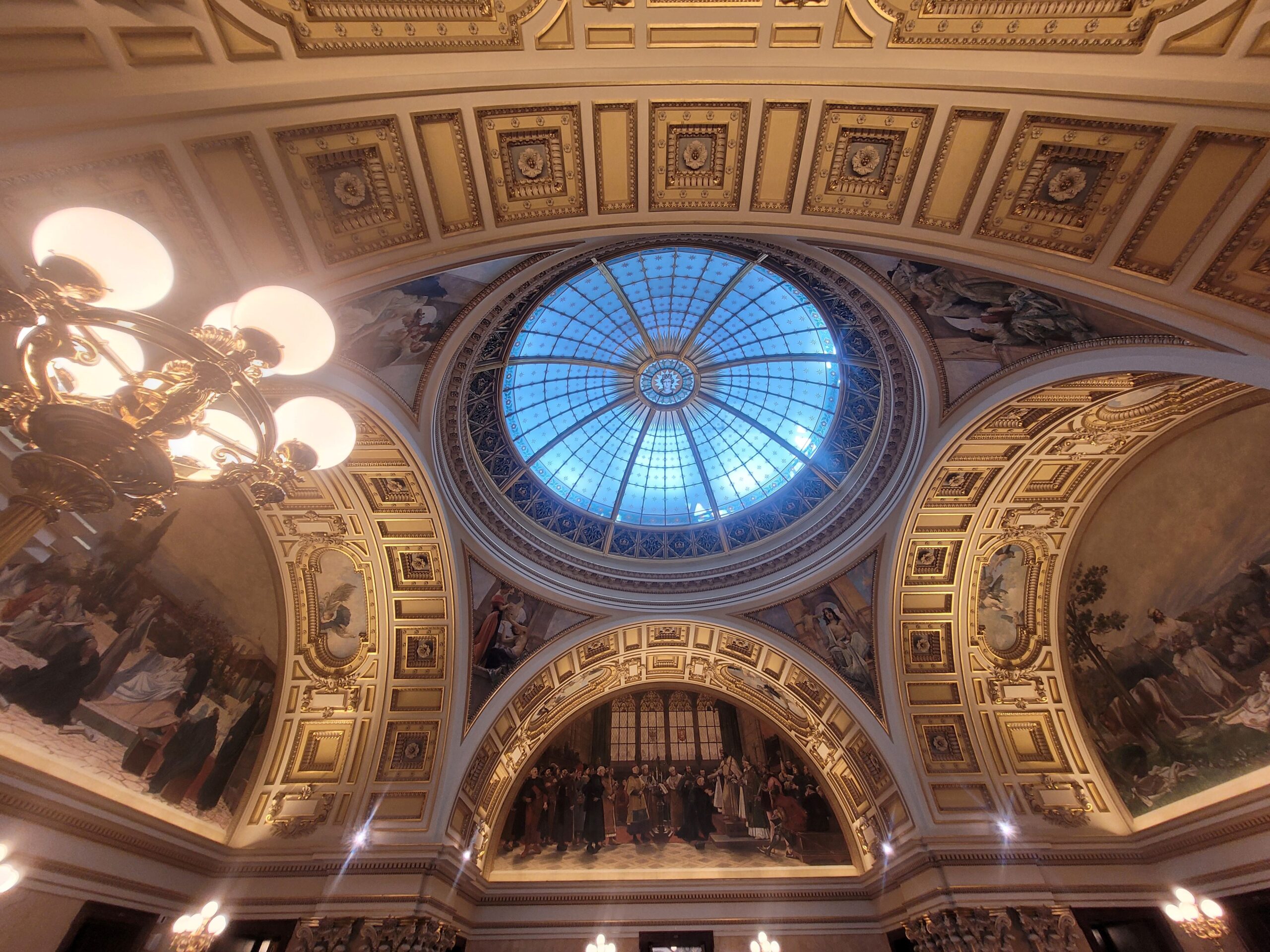 Prague’s Národní Muzeum ~ Beautiful Architecture, Captivating Exhibits, Stunning Views