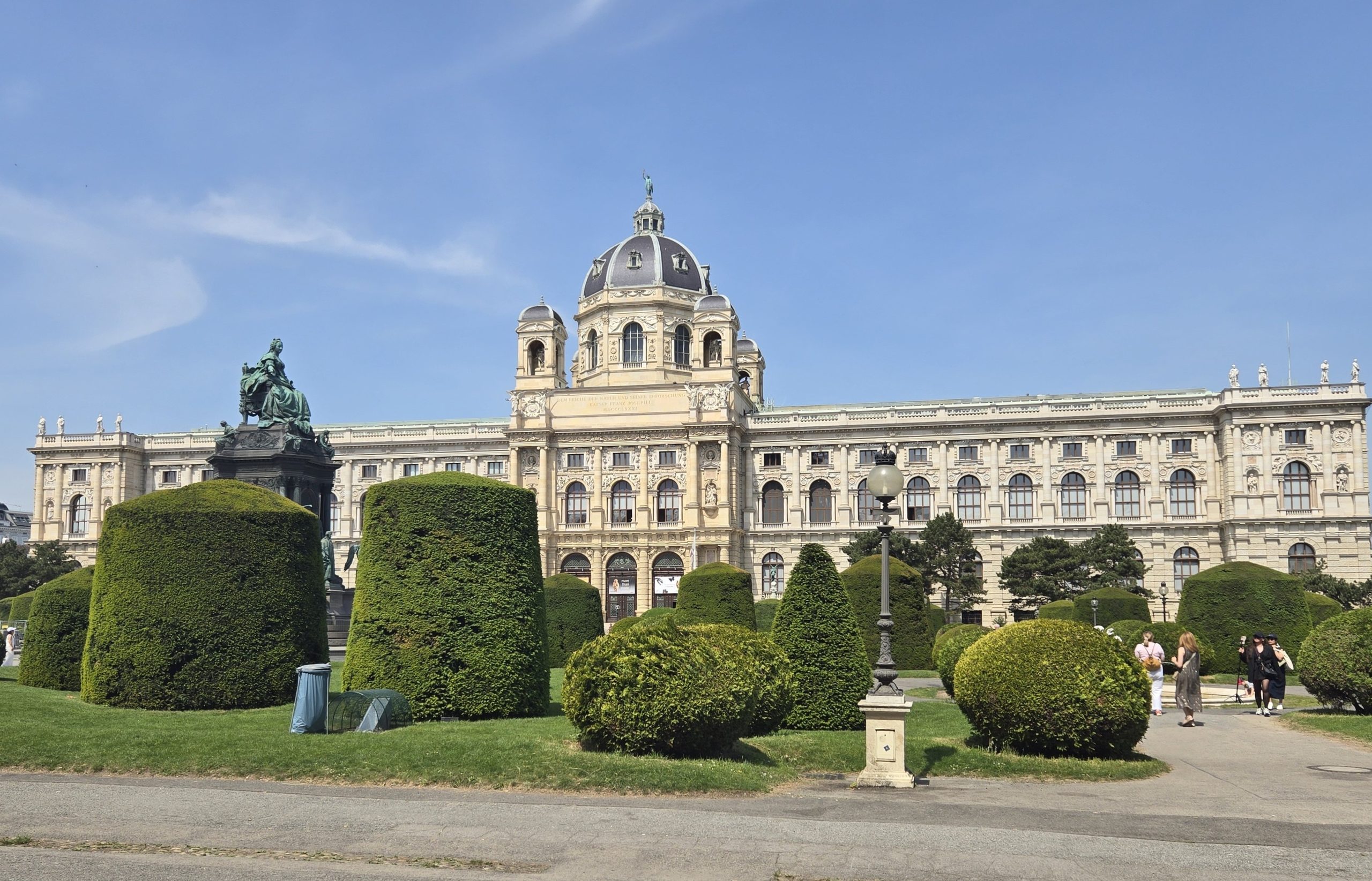 A Museum Nerd’s Guide to Exploring Museums: Planning Tips & Making the Most of Your Visit